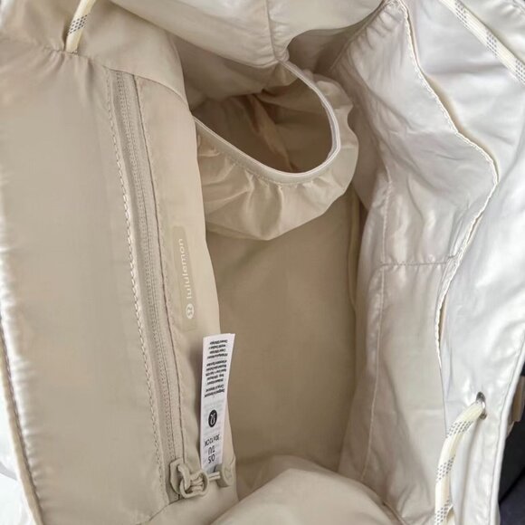 Lululemon Drawstring Bucket Bag - Picture 4 of 7
